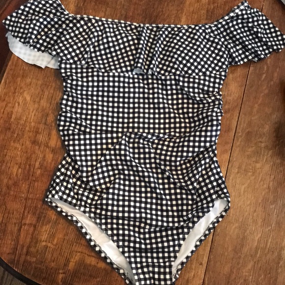 gap maternity swimsuit